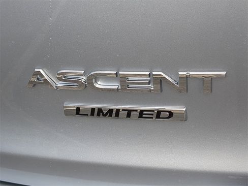 New 2025 Subaru Ascent Limited image 11