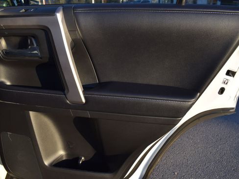 Certified 2019 Toyota 4Runner SR5 Premium image 22