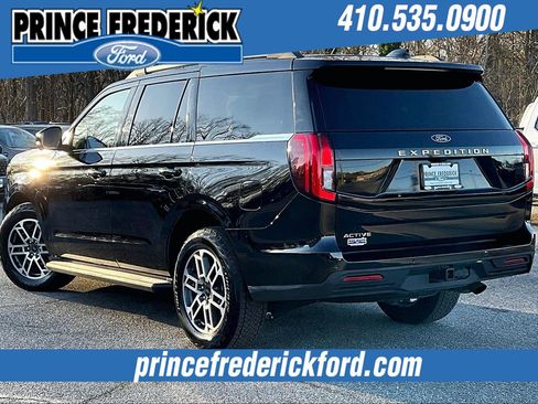 Used 2025 Ford Expedition Active image 11