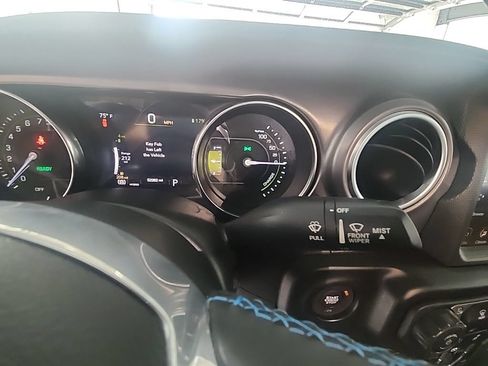 Used 2022 Jeep Wrangler Unlimited Rubicon 4xe AWD/4WD image 8