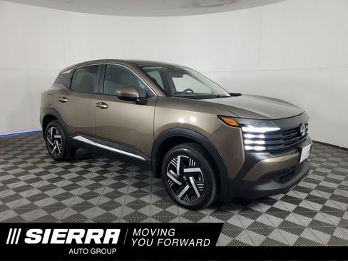 Used 2025 Nissan Kicks SV FWD image 1