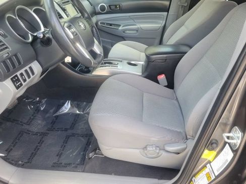 Used 2013 Toyota Tacoma PreRunner w/ SR5 Pkg RWD image 12