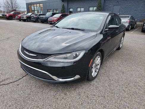 Used 2016 Chrysler 200 Limited Platinum w/ Comfort & Convenience Group image 3