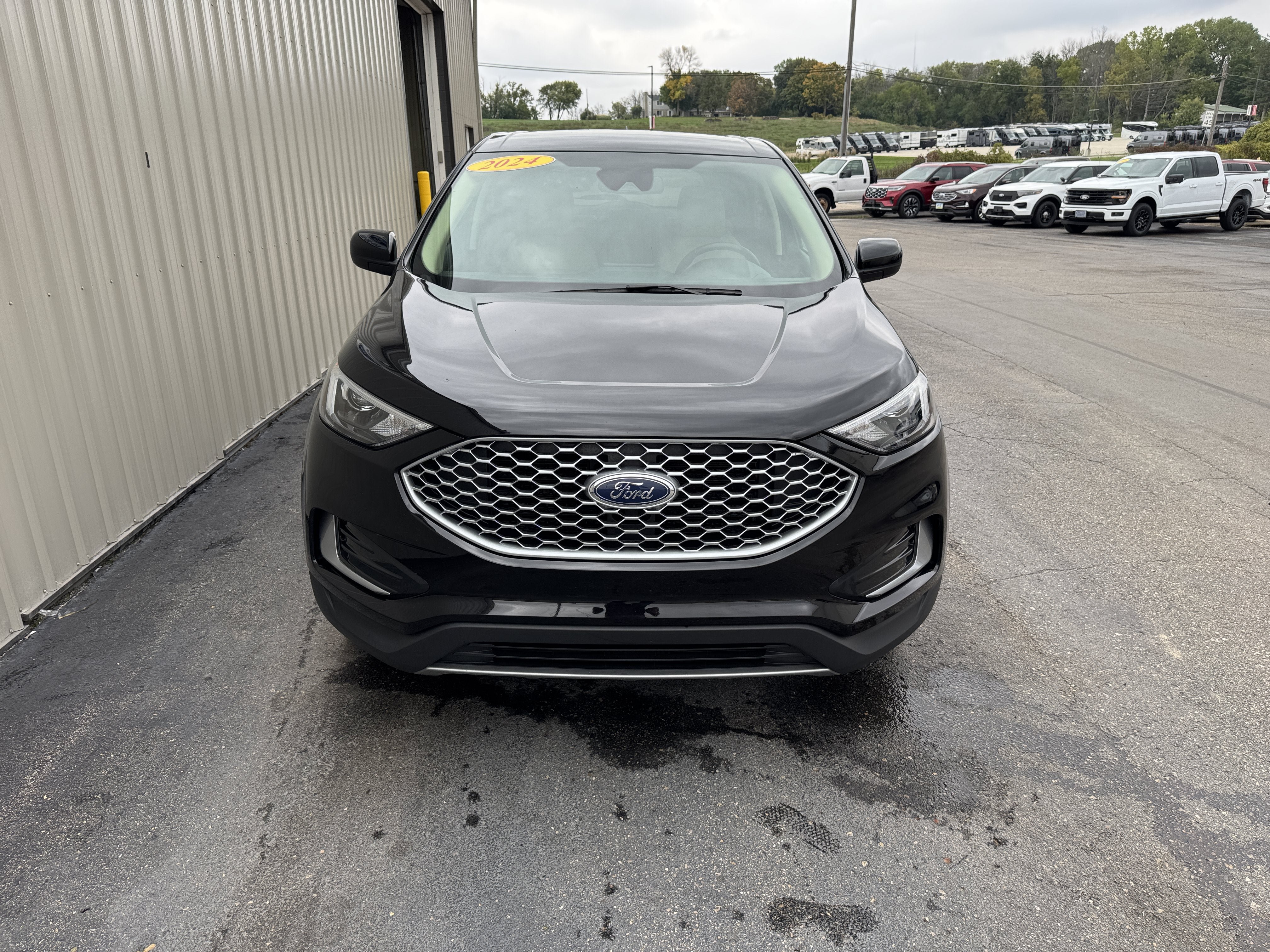 Used 2024 Ford Edge SEL AWD/4WD image 3