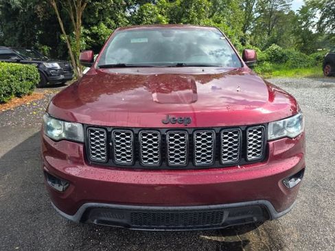 Used 2018 Jeep Grand Cherokee Altitude AWD/4WD image 2