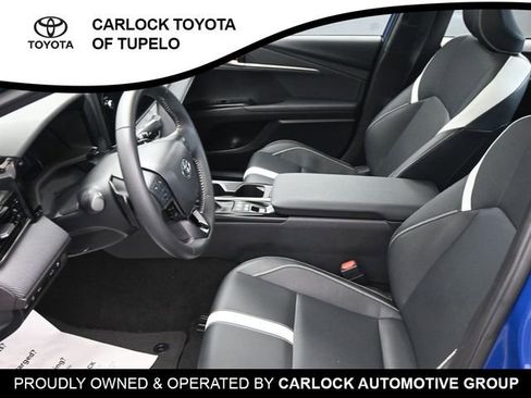 Used 2025 Toyota Camry SE image 10