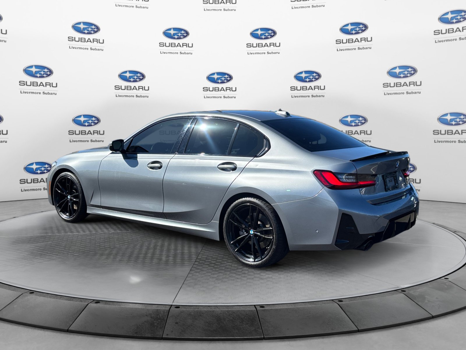Used 2024 BMW 330i Sedan w/ M Sport Package RWD image 5