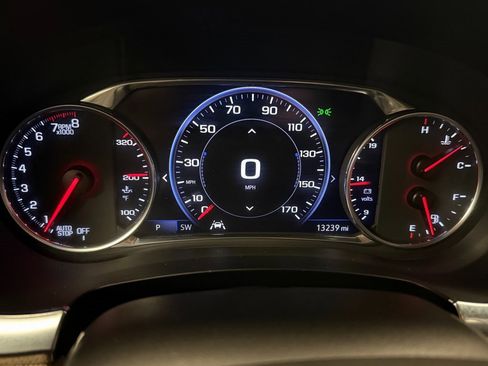 Used 2023 Chevrolet Traverse Premier image 9