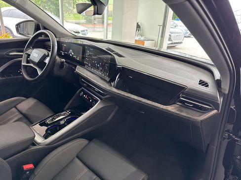 Used 2025 Audi Q5 Premium Plus w/ Premium Plus AWD/4WD image 54