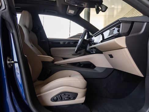 New 2025 Porsche Macan Electric RWD image 41