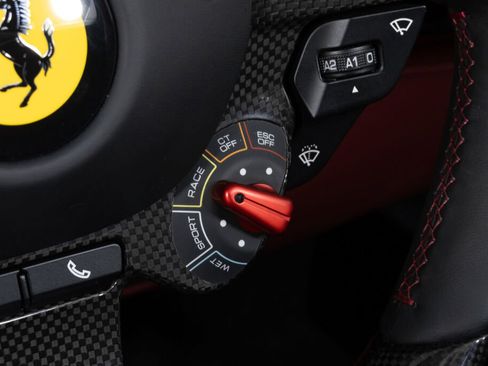 Used 2022 Ferrari 812 GTS image 34