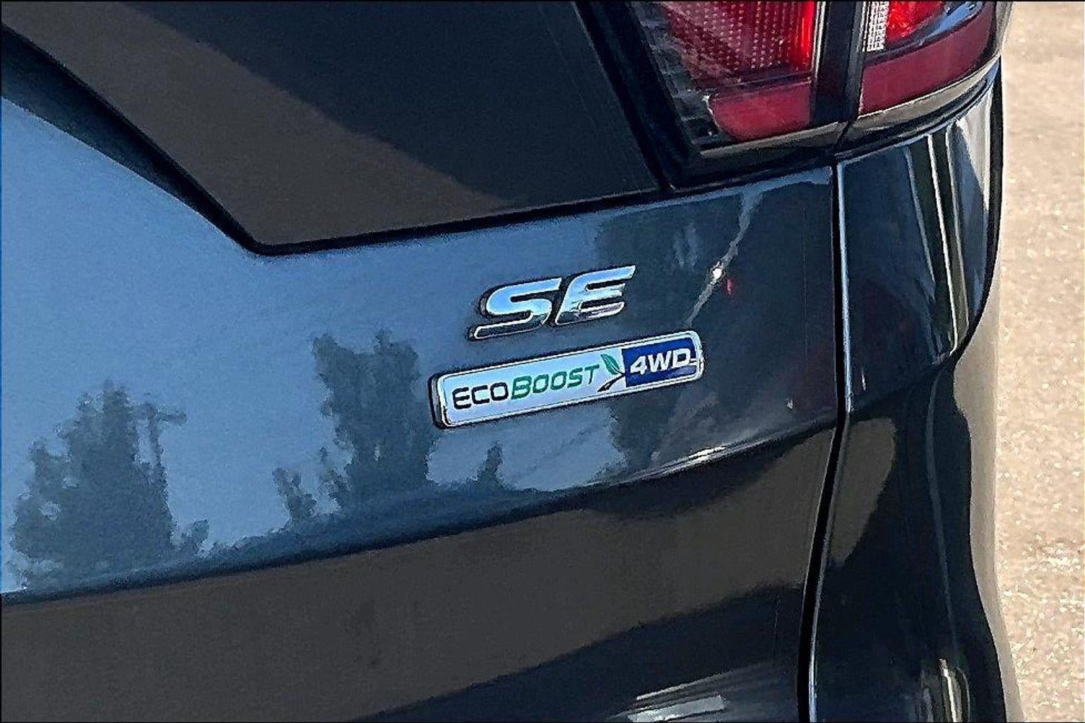 Used 2017 Ford Escape SE w/ Equipment Group 201A AWD/4WD image 8