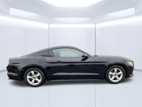 Used 2015 Ford Mustang Coupe RWD image 5