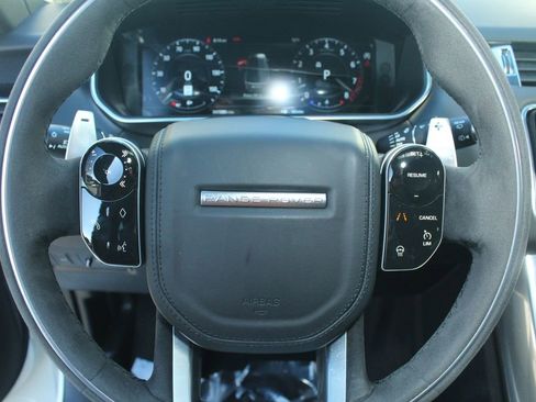 Used 2022 Land Rover Range Rover Sport HST image 18