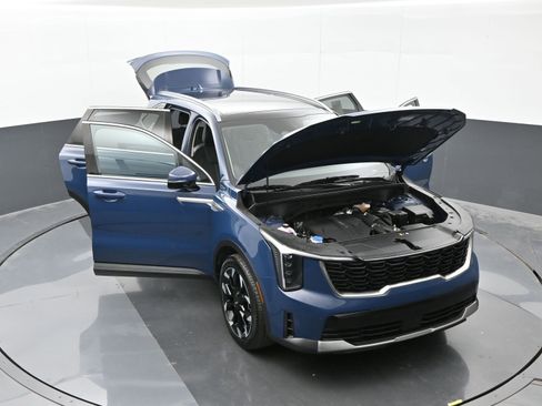 Used 2024 Kia Sorento EX w/ Panoramic Sunroof Package image 49