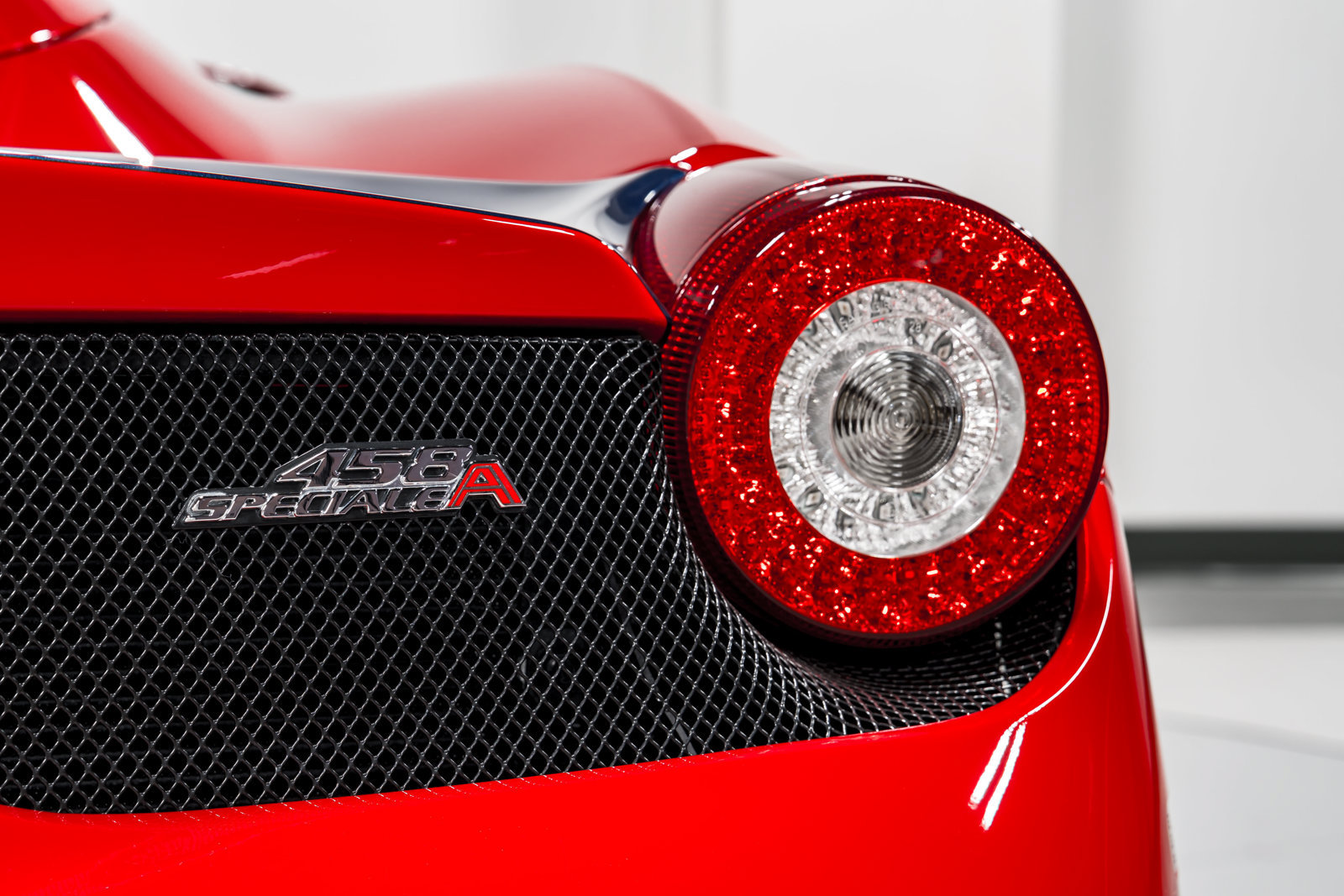 Used 2015 Ferrari 458 Speciale A RWD image 56