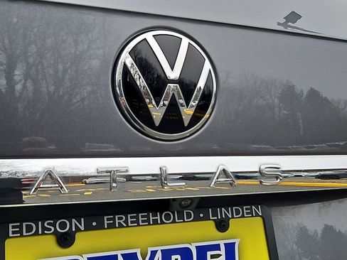 Certified 2022 Volkswagen Atlas SEL image 32