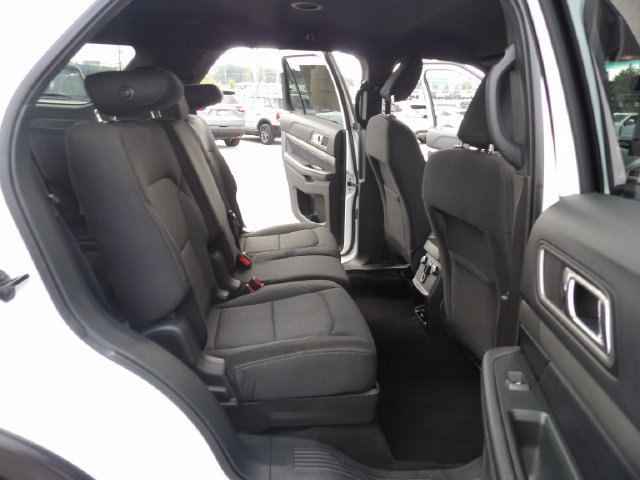 Certified 2019 Ford Explorer XLT w/ Equipment Group 201A FWD image 30