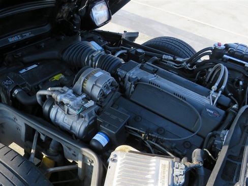 Used 1994 Chevrolet Corvette Coupe RWD image 9