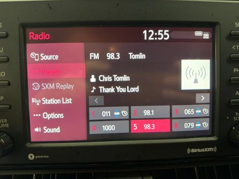 Used 2020 Toyota RAV4 LE FWD image 23