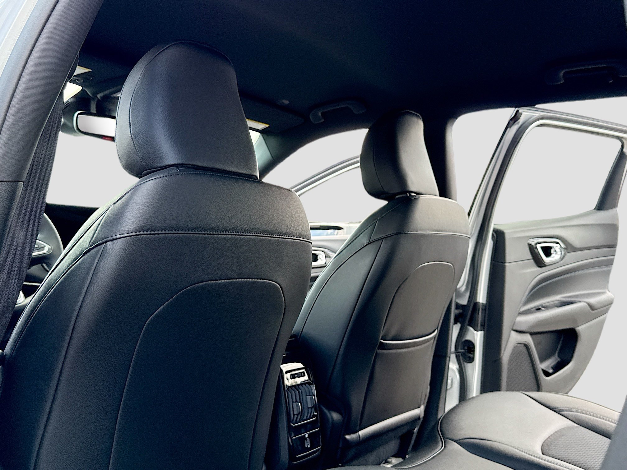 New 2026 Jeep Compass Latitude AWD/4WD image 6