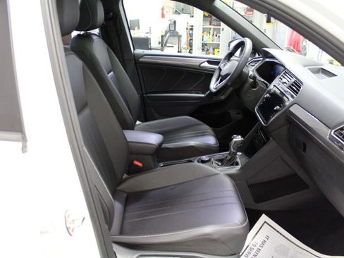 Used 2022 Volkswagen Tiguan SE R-Line AWD/4WD image 23