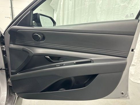 Used 2025 Hyundai Elantra Sport image 48