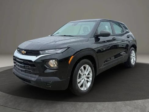 Used 2021 Chevrolet TrailBlazer LS FWD image 4