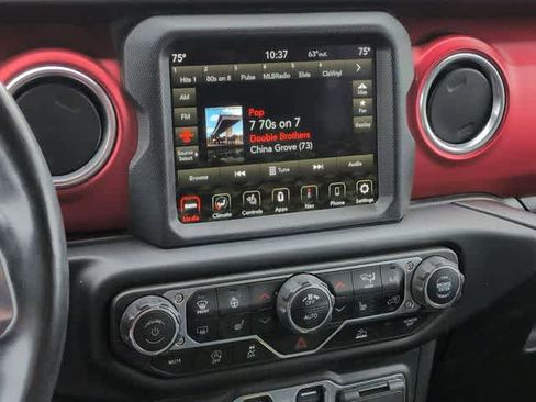 Used 2022 Jeep Wrangler Unlimited Rubicon w/ LED Lighting Group AWD/4WD image 27