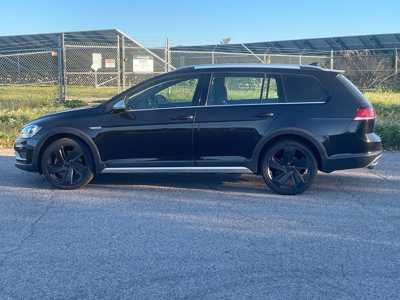 Used 2019 Volkswagen Golf Alltrack S AWD/4WD image 2