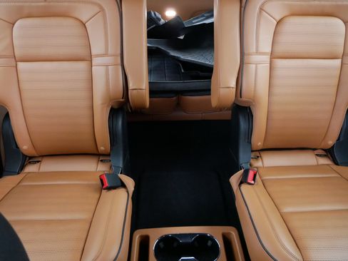 Used 2023 Lincoln Aviator Black Label w/ Dynamic Handling Package image 13