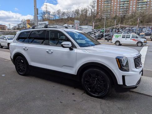 Used 2022 Kia Telluride SX w/ SX Prestige Package image 5