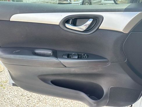 Used 2017 Nissan Sentra S FWD image 13