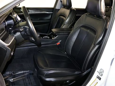 Used 2022 Jeep Grand Cherokee Limited AWD/4WD image 4