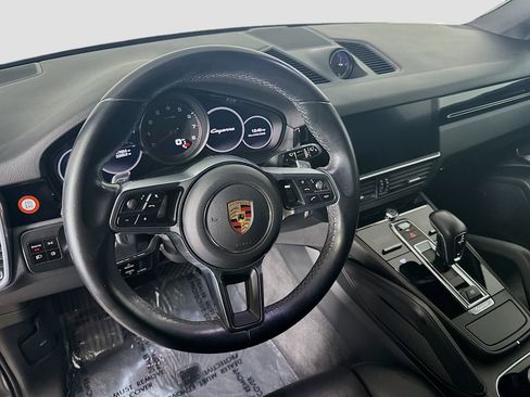 Used 2020 Porsche Cayenne image 12