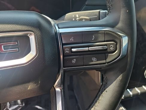 Used 2026 GMC Acadia Elevation w/ Elevation Premium Package AWD/4WD image 17