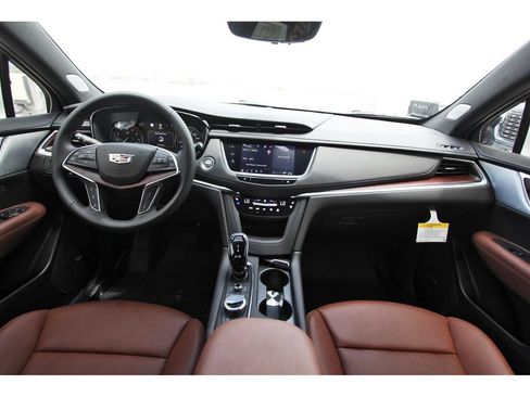 New 2026 Cadillac XT5 Premium Luxury w/ Driver Assist Package FWD image 9