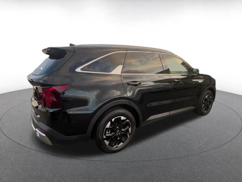 Used 2024 Kia Sorento S FWD image 14