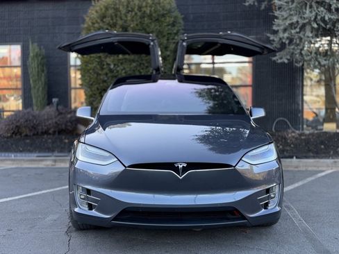 Used 2017 Tesla Model X P100D image 7