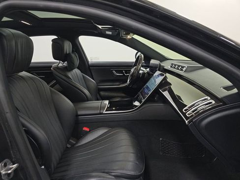 Used 2022 Mercedes-Benz S 500 4MATIC w/ AMG Line Package image 13