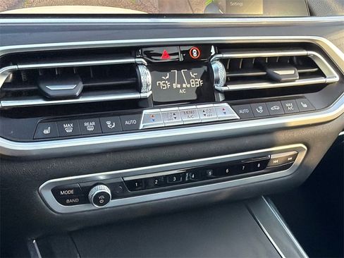 Used 2022 BMW X7 xDrive40i w/ Premium Package image 31