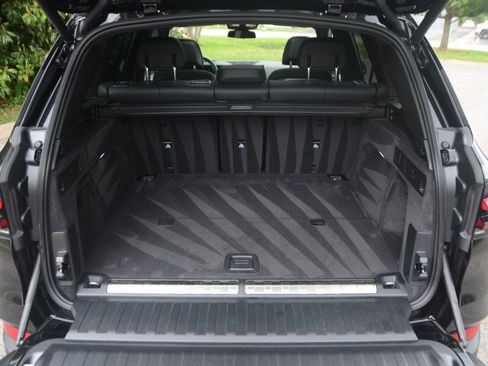 Used 2025 BMW X5 xDrive50e image 23