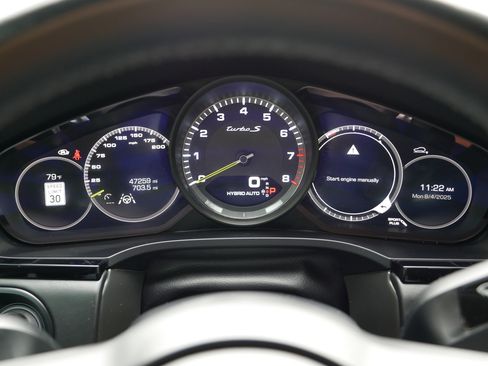 Used 2020 Porsche Cayenne Turbo S image 21