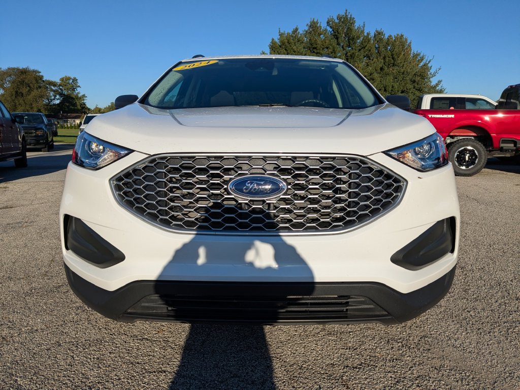Used 2024 Ford Edge SE AWD/4WD image 2