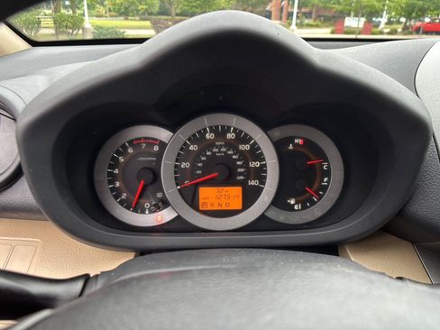 Used 2011 Toyota RAV4 4WD w/ Base L4 Extra Value Pkg image 3