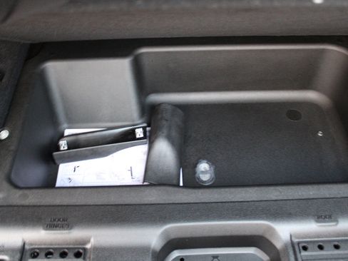 Used 2018 Jeep Wrangler Unlimited Sahara image 19