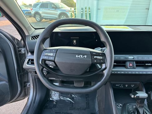 Used 2025 Kia K4 FWD image 33