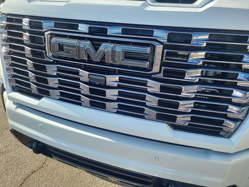 New 2026 GMC Sierra 2500 Denali Ultimate image 4