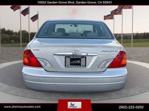 Used 2001 Toyota Avalon XL image 10