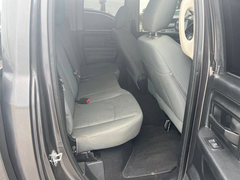 Used 2016 RAM 1500 Express RWD image 8